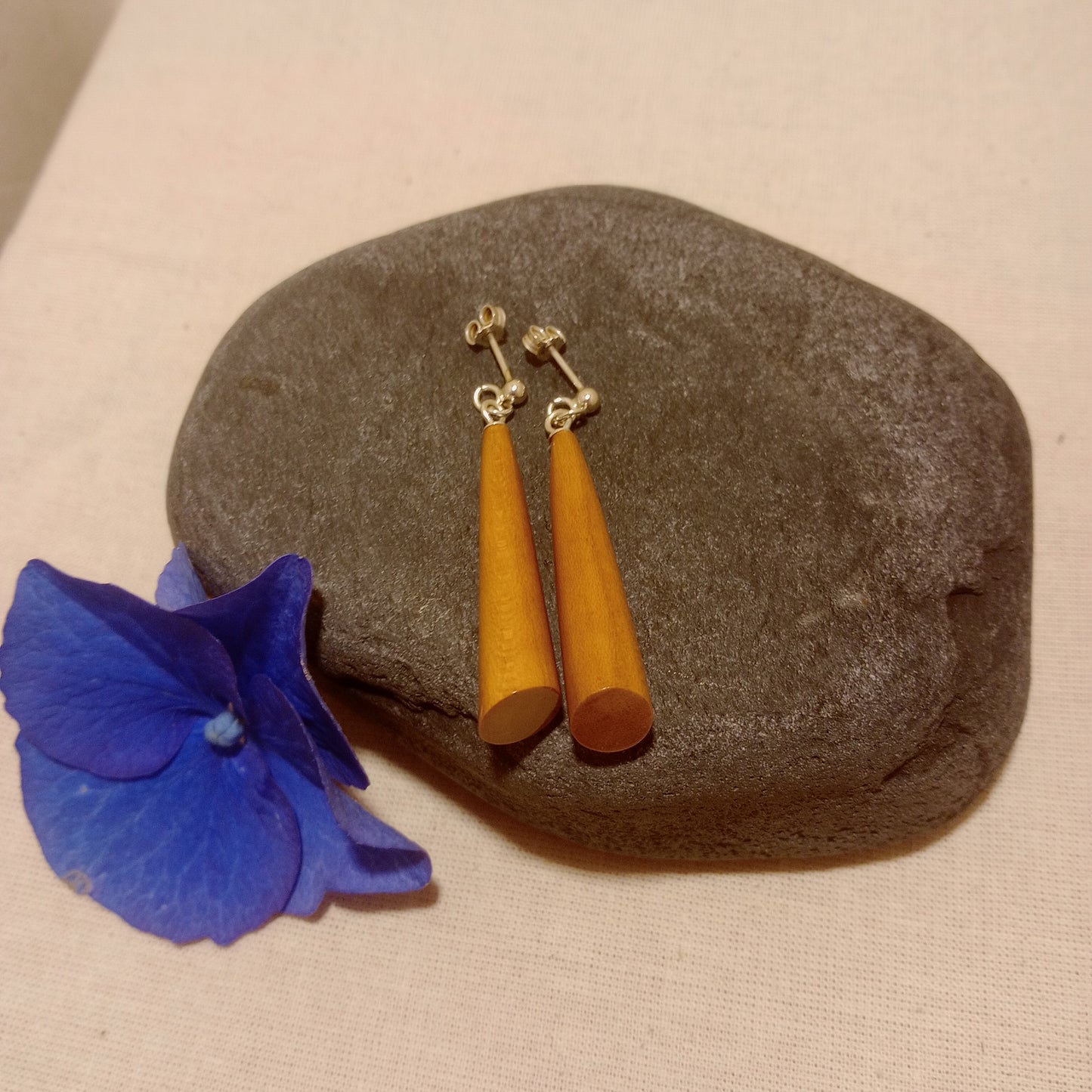 Beech pinnacle earrings