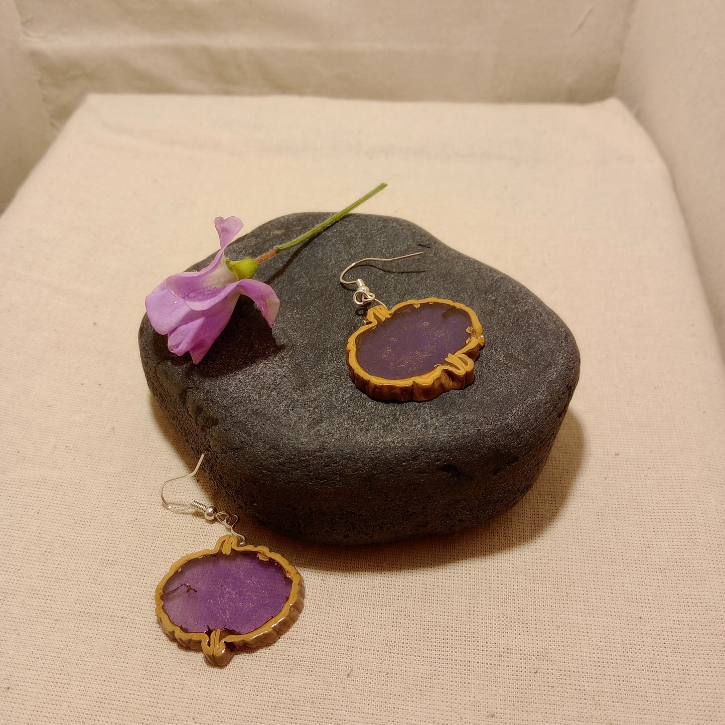 Walnut and resin earrings
