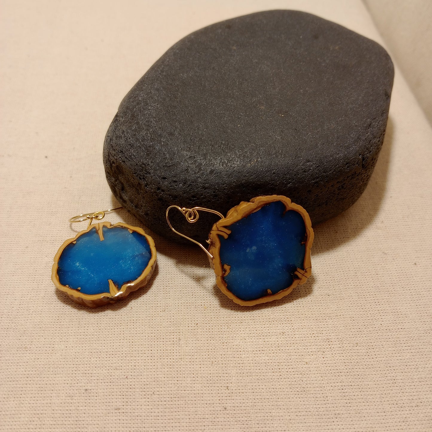 Walnut and resin earrings