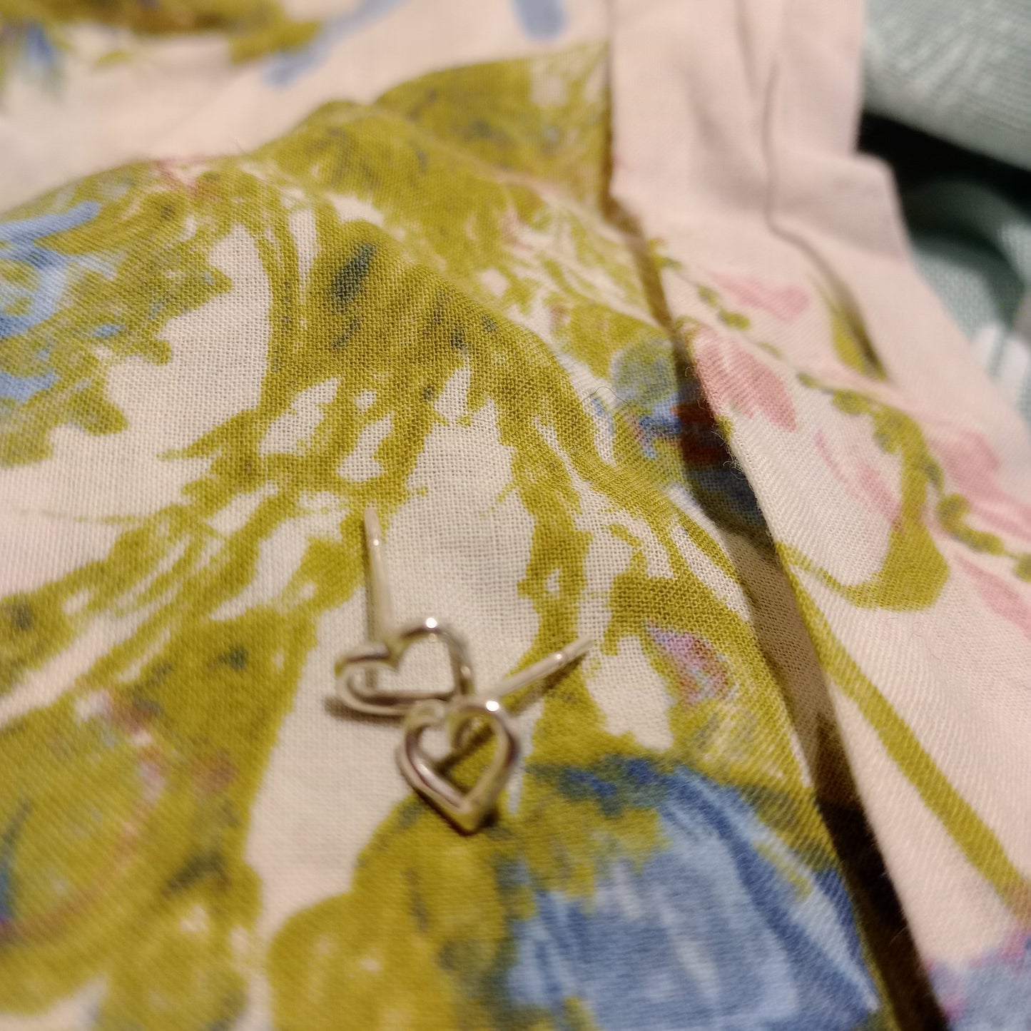 Grá sterling silver heart studs